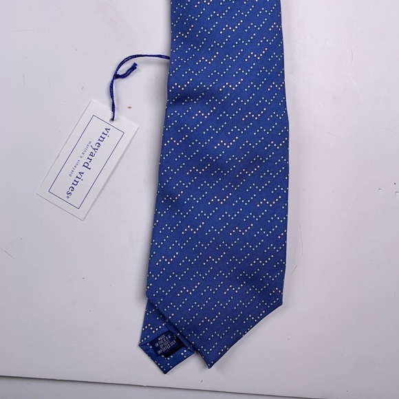 Vineyard Vines Silk Men’s Tie Interactive Data 1Z - Picture 1 of 5